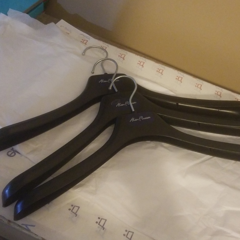 Alan Flusser Suits hangers 3